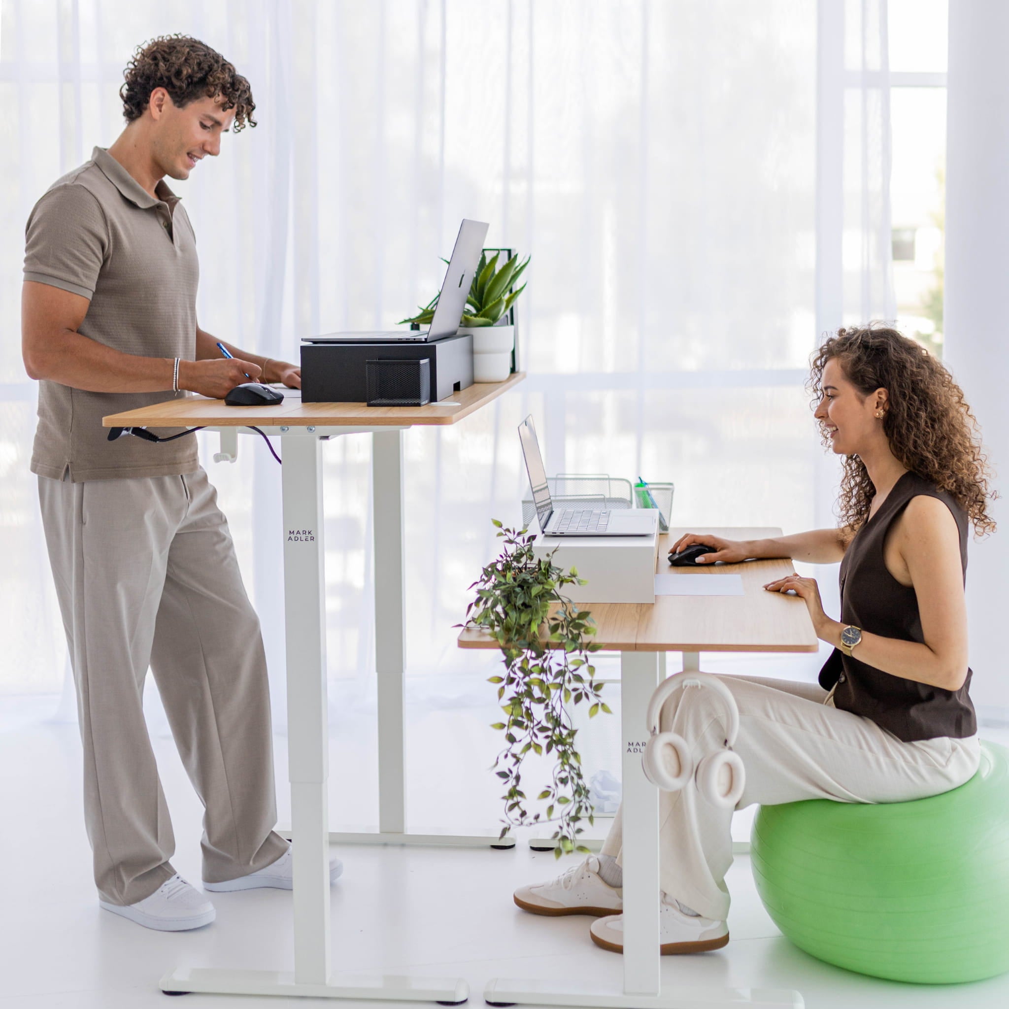 Mark Adler Leader 7.0 Elektrischer Schreibtisch Craft