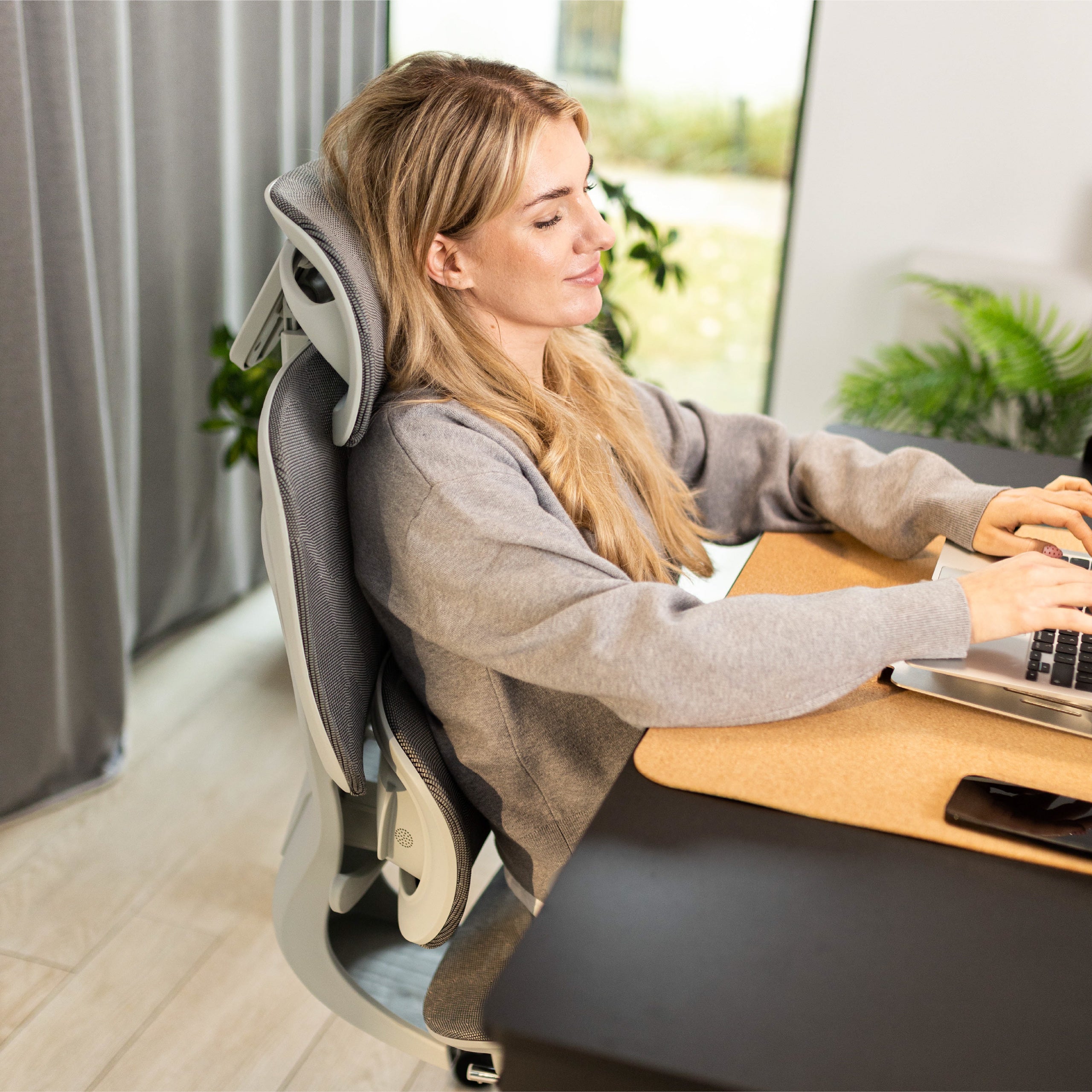 Bürostuhl mit Massagefunktion Mark Adler Visioner 8.3 Grau