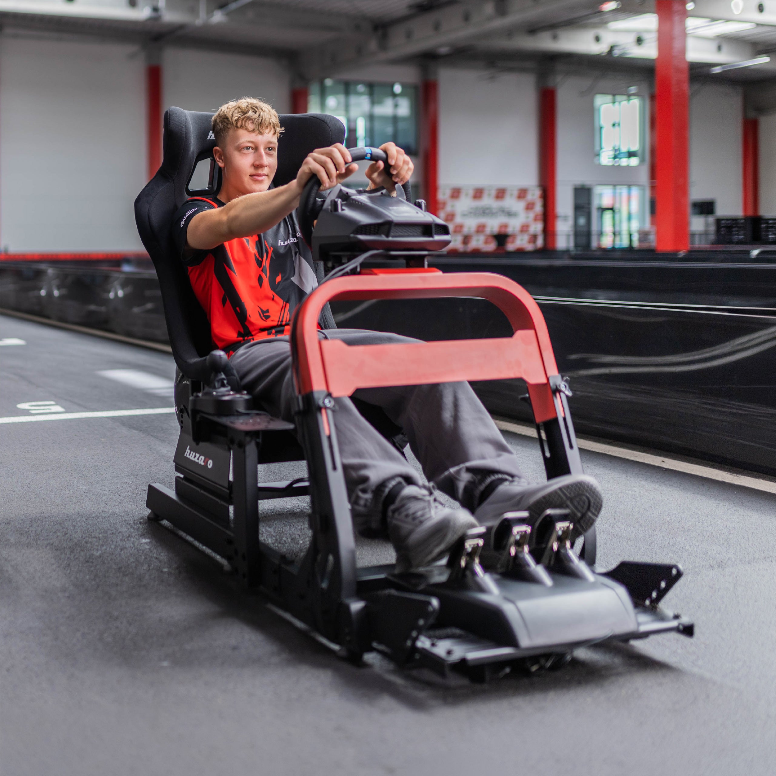 Huzaro Speed 8.3 Sim Racing Cockpit